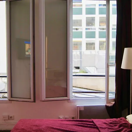 Bright Studio Near Tour Eiffel Paris